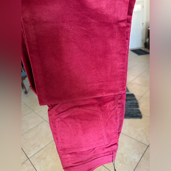 NYDJ Red Velvet Marilyn Straight Leg Velveteen Boysenberry Reactive Lift Tuck 2 - Picture 10 of 15